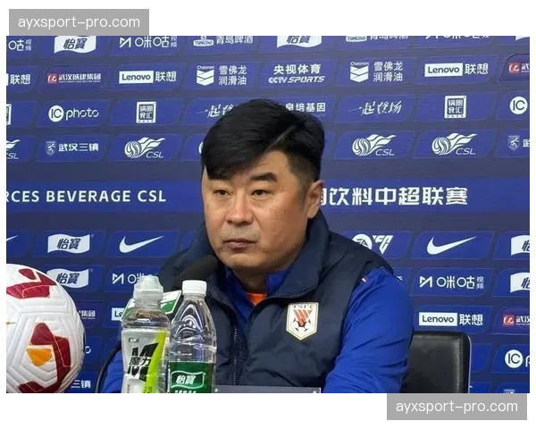 山东泰山主教练韩鹏谈新赛季策略:偏向进攻能力突出球员 山东泰山主教练韩鹏谈新赛季策略:偏向进攻能力突出球员