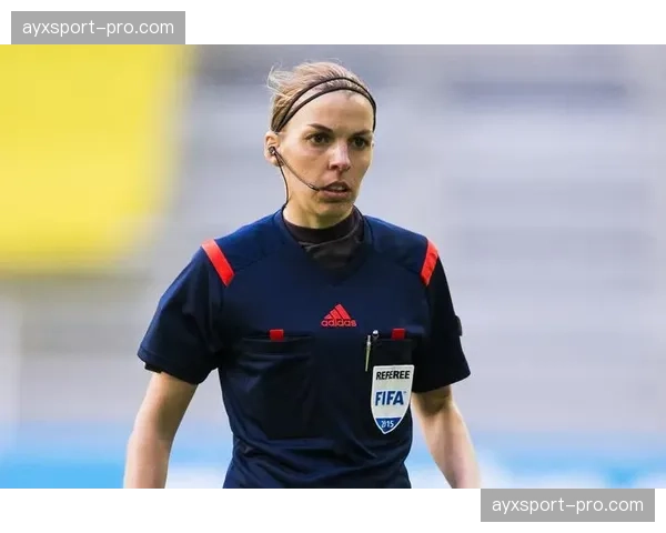 官方公告:法甲裁判委员会将从下赛季起试行场内麦克风公开部分对话内容 官方公告:法甲裁判委员会将从下赛季起试行场内麦克风公开部分对话内容