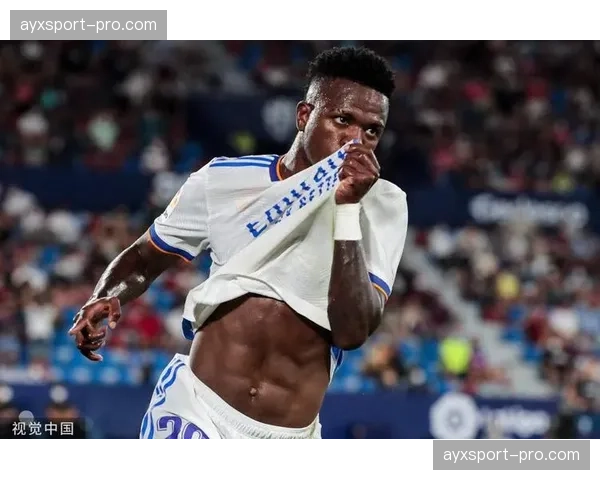 即时：维尼修斯长途奔袭助攻罗德里戈破门，皇马扩大领先优势